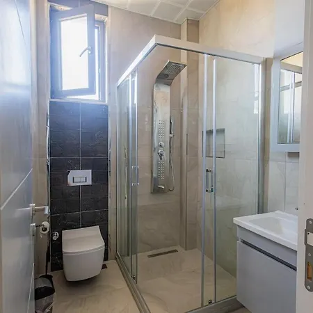 For 8 People With A View Of The Land Of Legends